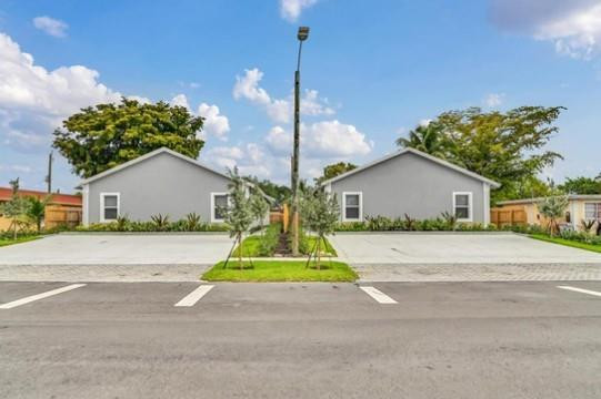 2341 NW 4th Street