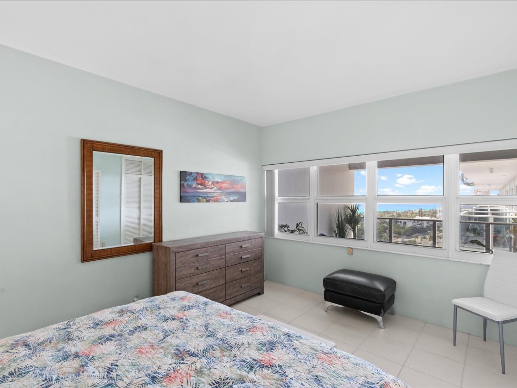 3333 NE 34th St 1712