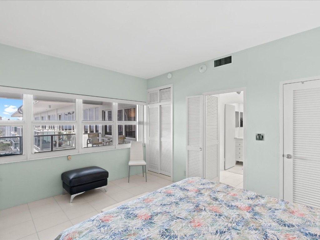 3333 NE 34th St 1712