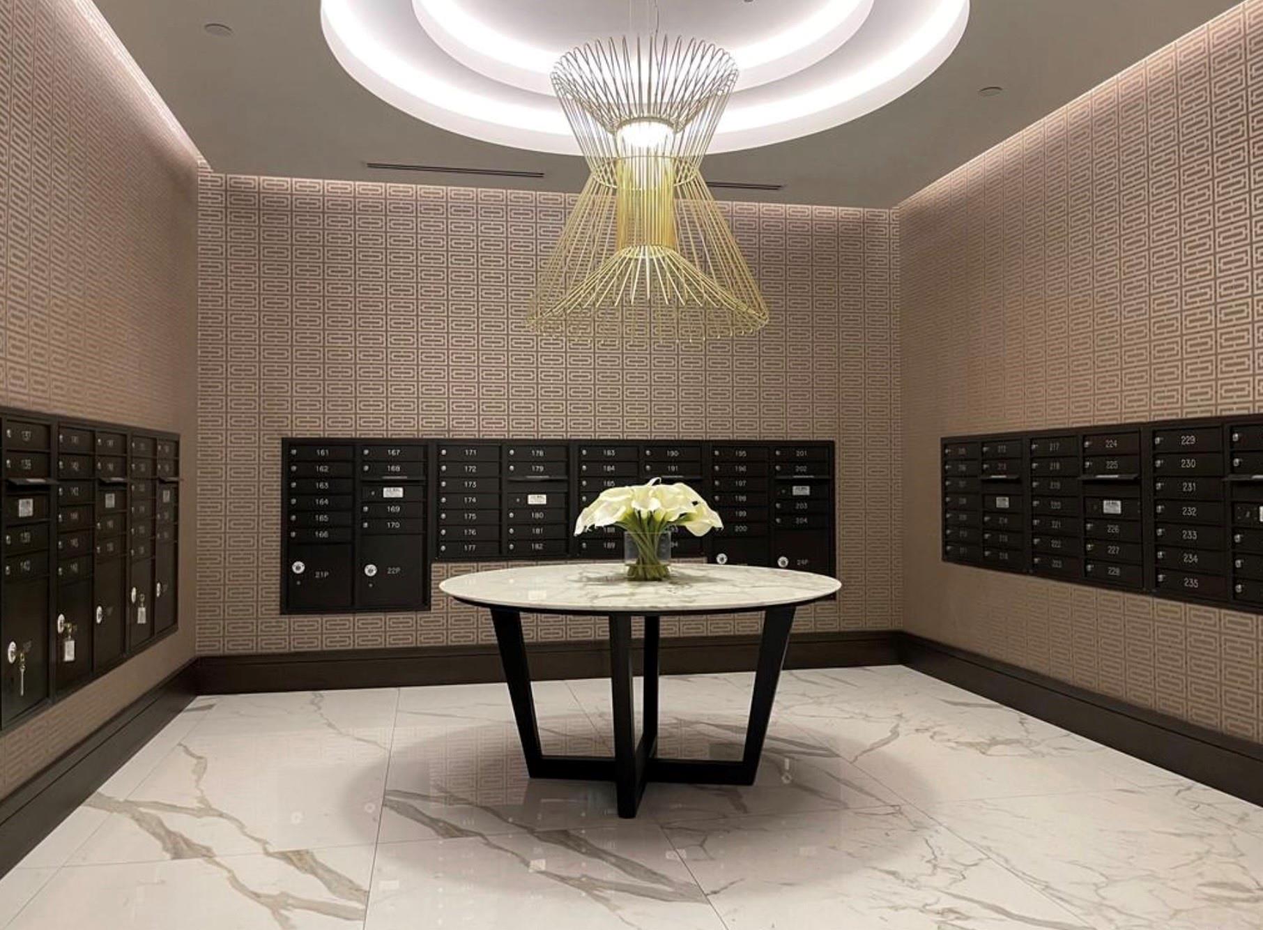 301 Altara Ave UPH1007