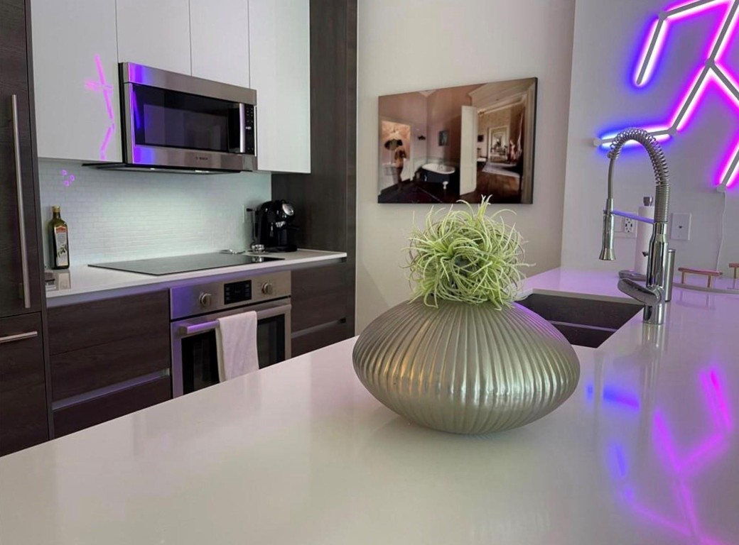 301 Altara Ave UPH1007