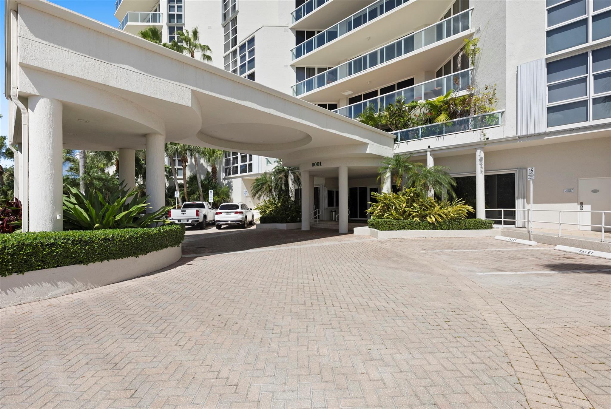 6001 N Ocean Dr 607