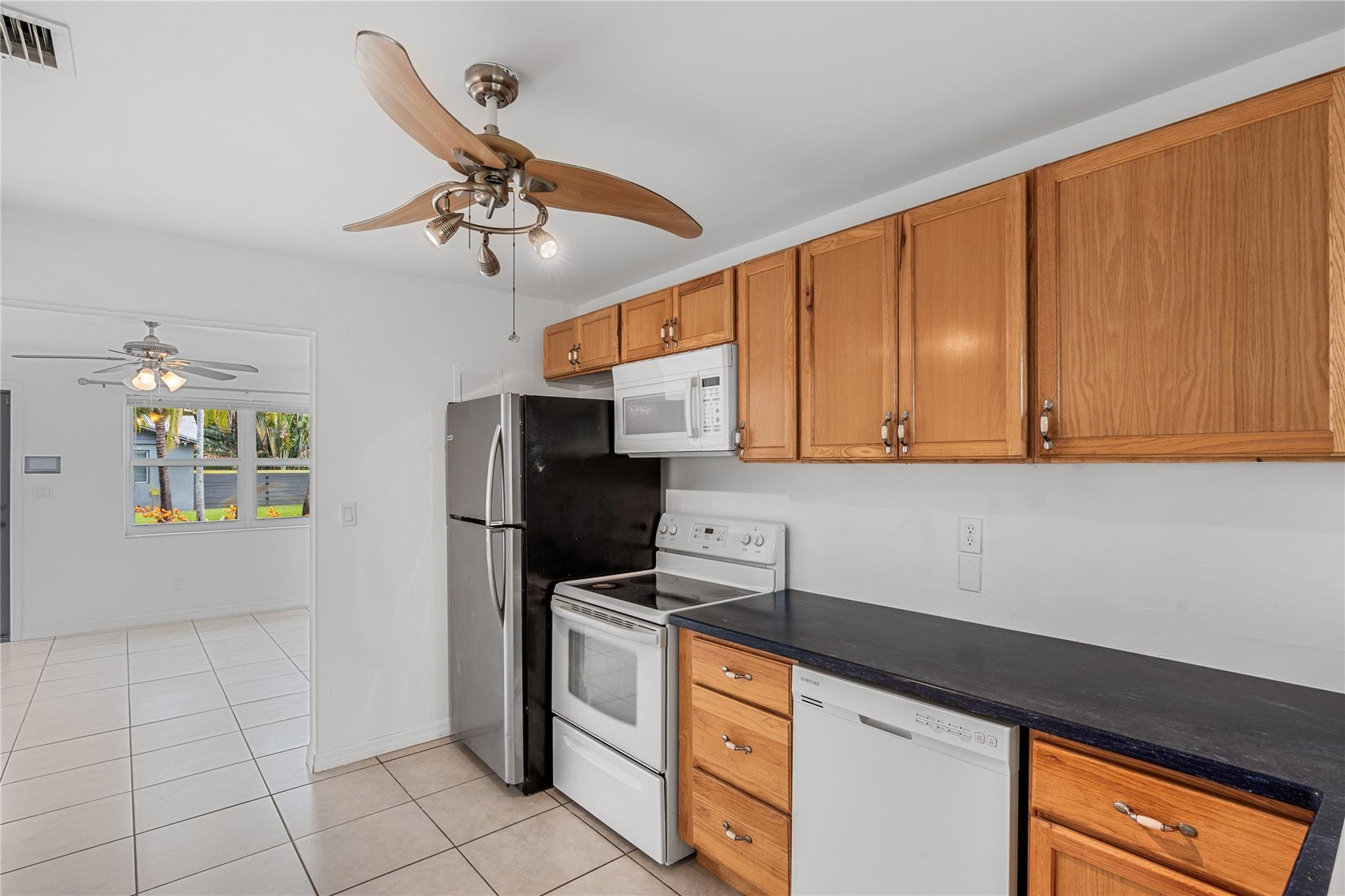 930 NE 14th Pl 930