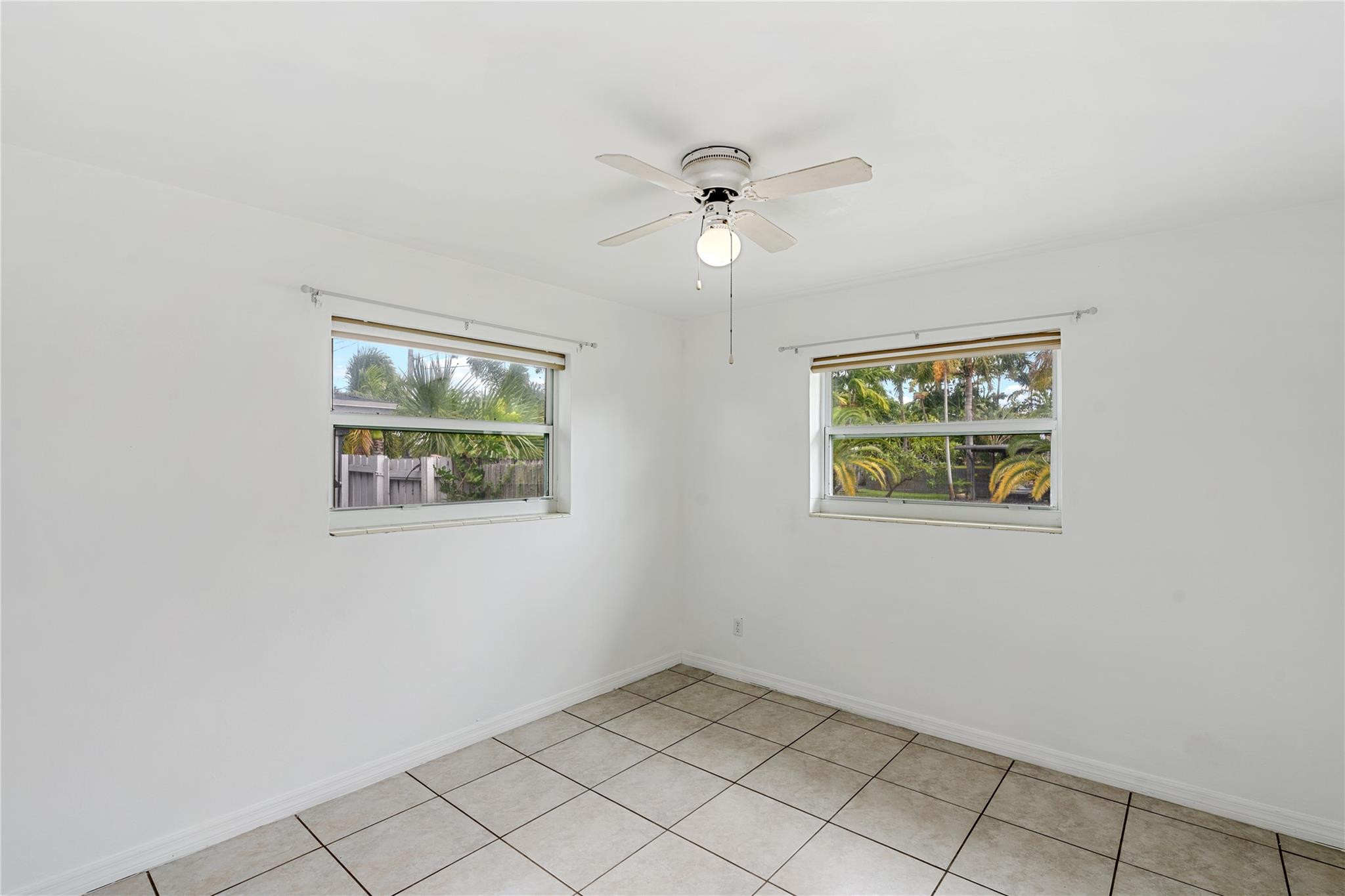 930 NE 14th Pl 930