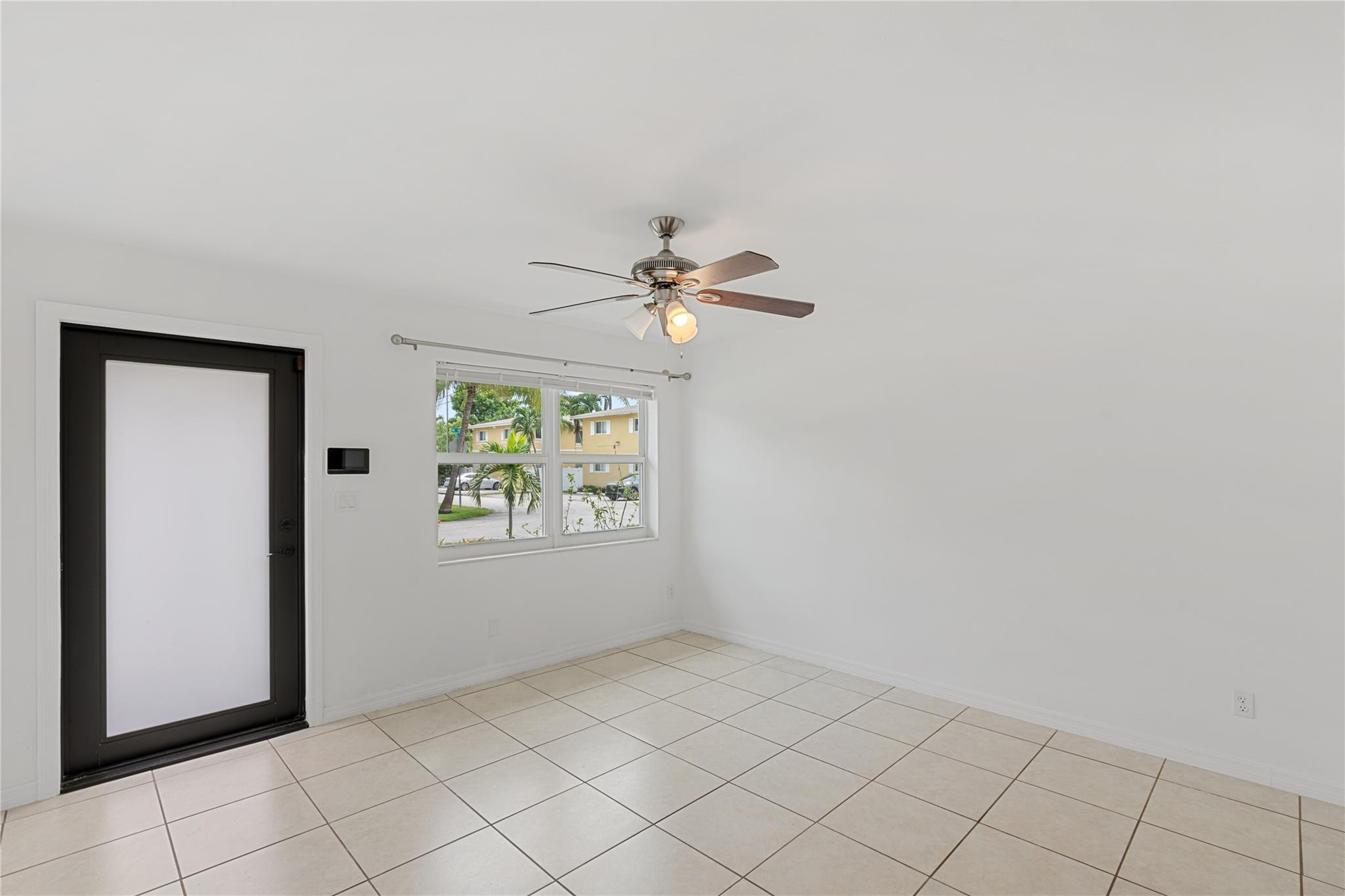 930 NE 14th Pl 930
