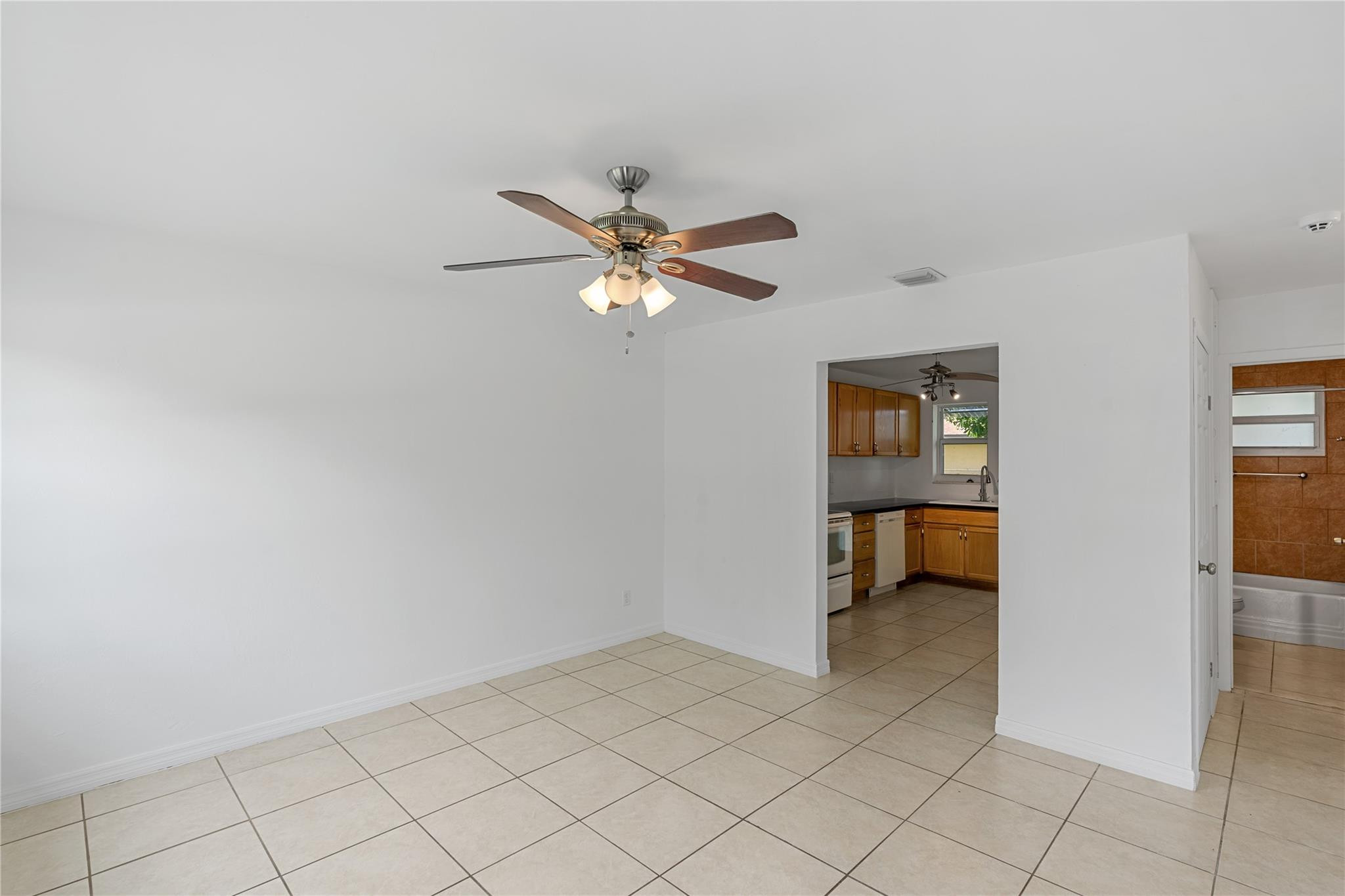 930 NE 14th Pl 930