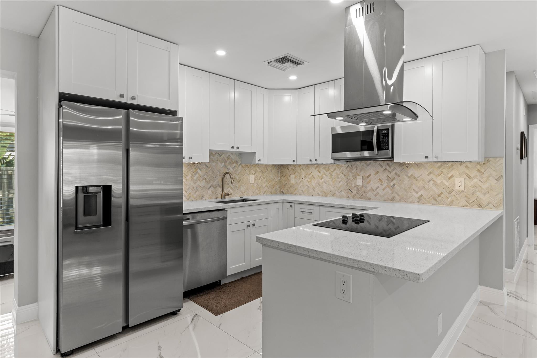 409 NE 27th Dr