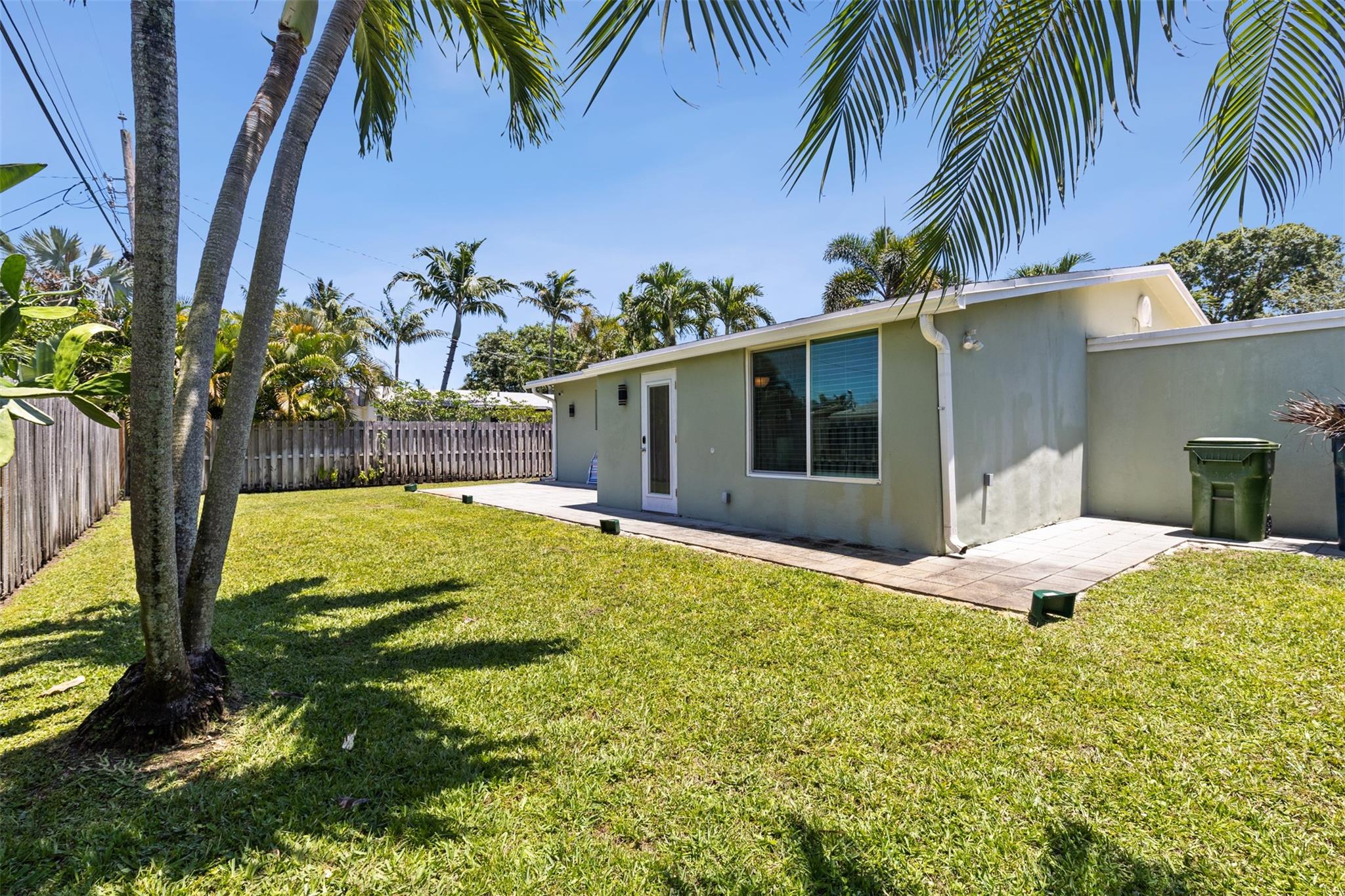 409 NE 27th Dr