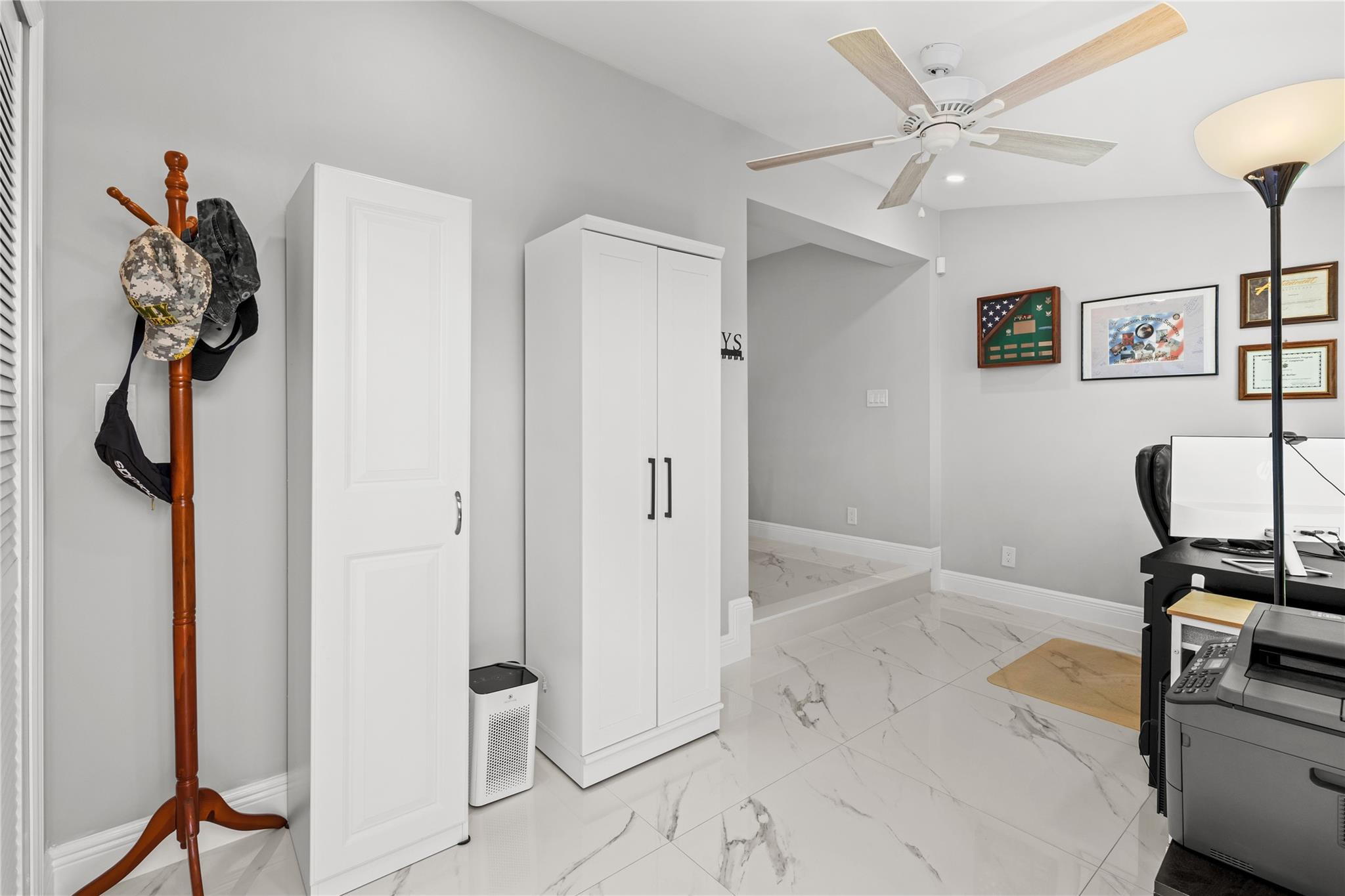 409 NE 27th Dr
