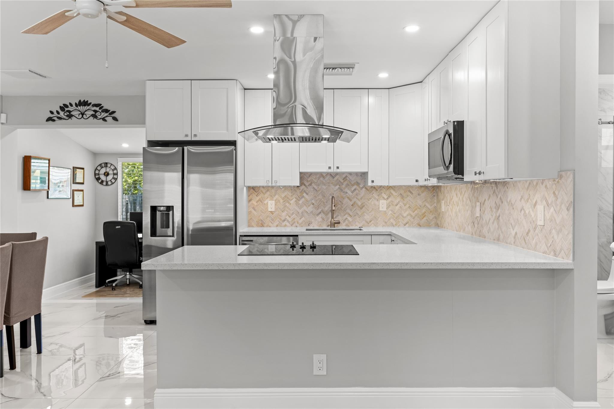 409 NE 27th Dr