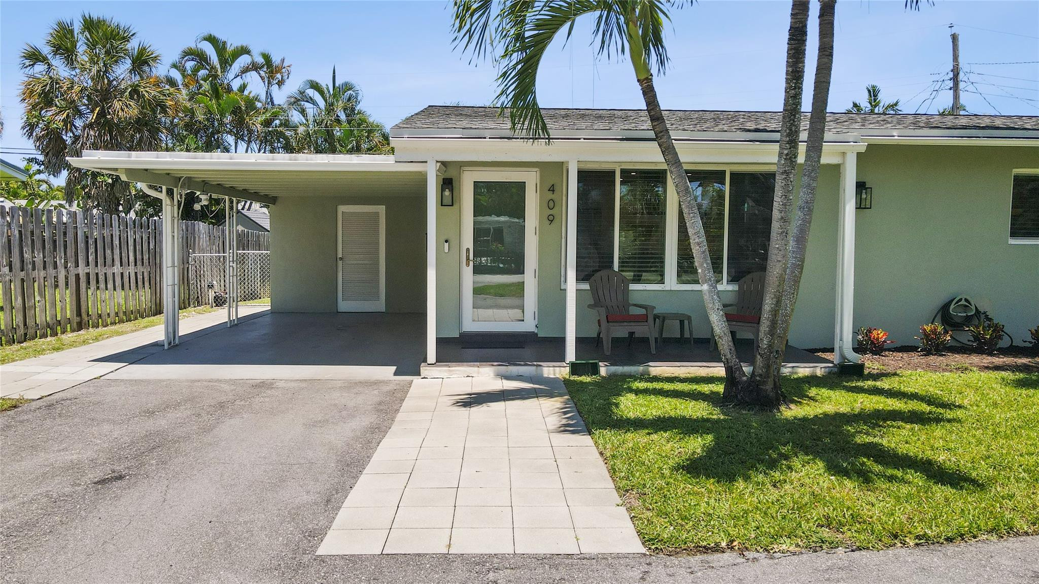409 NE 27th Dr