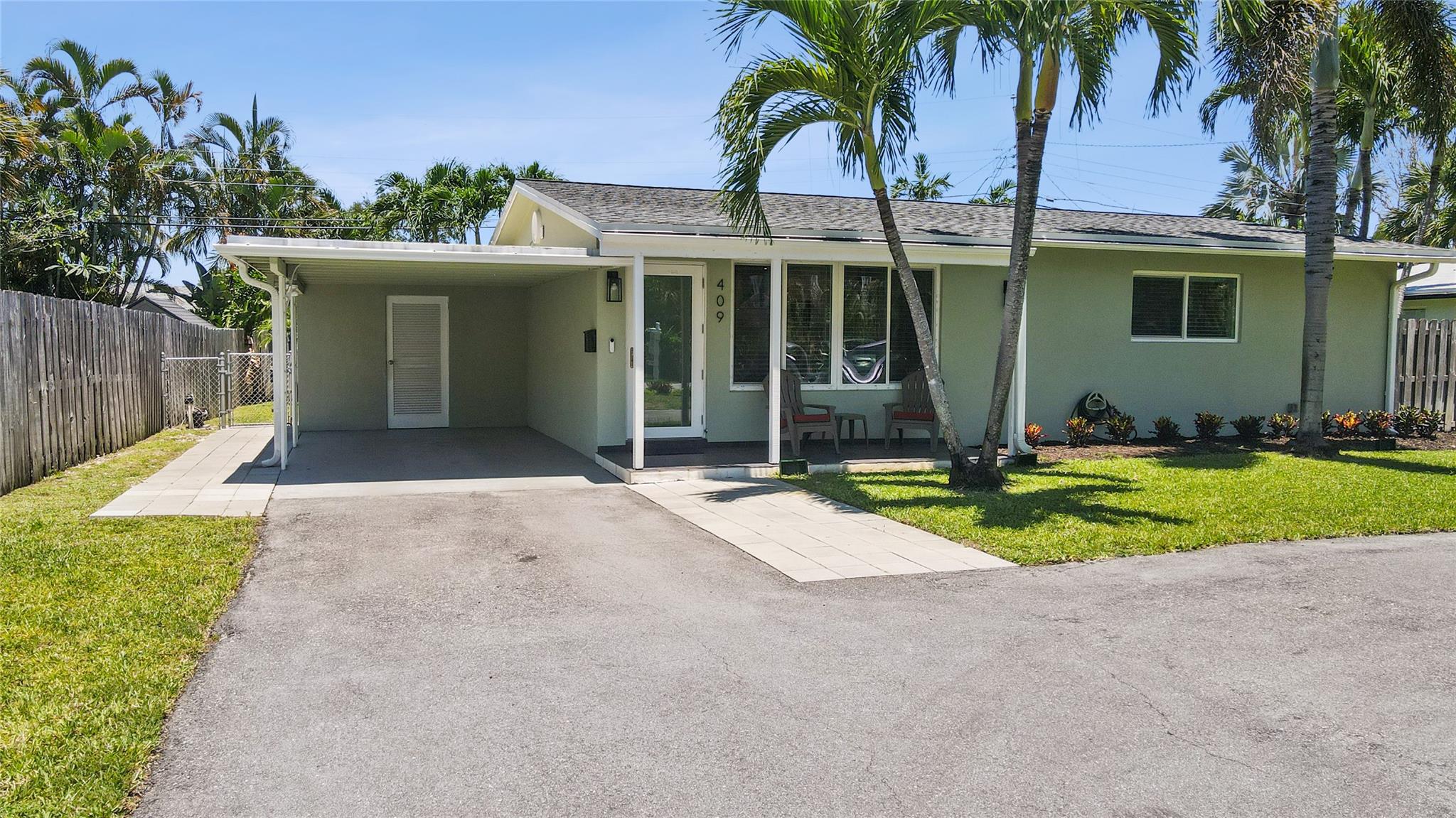409 NE 27th Dr