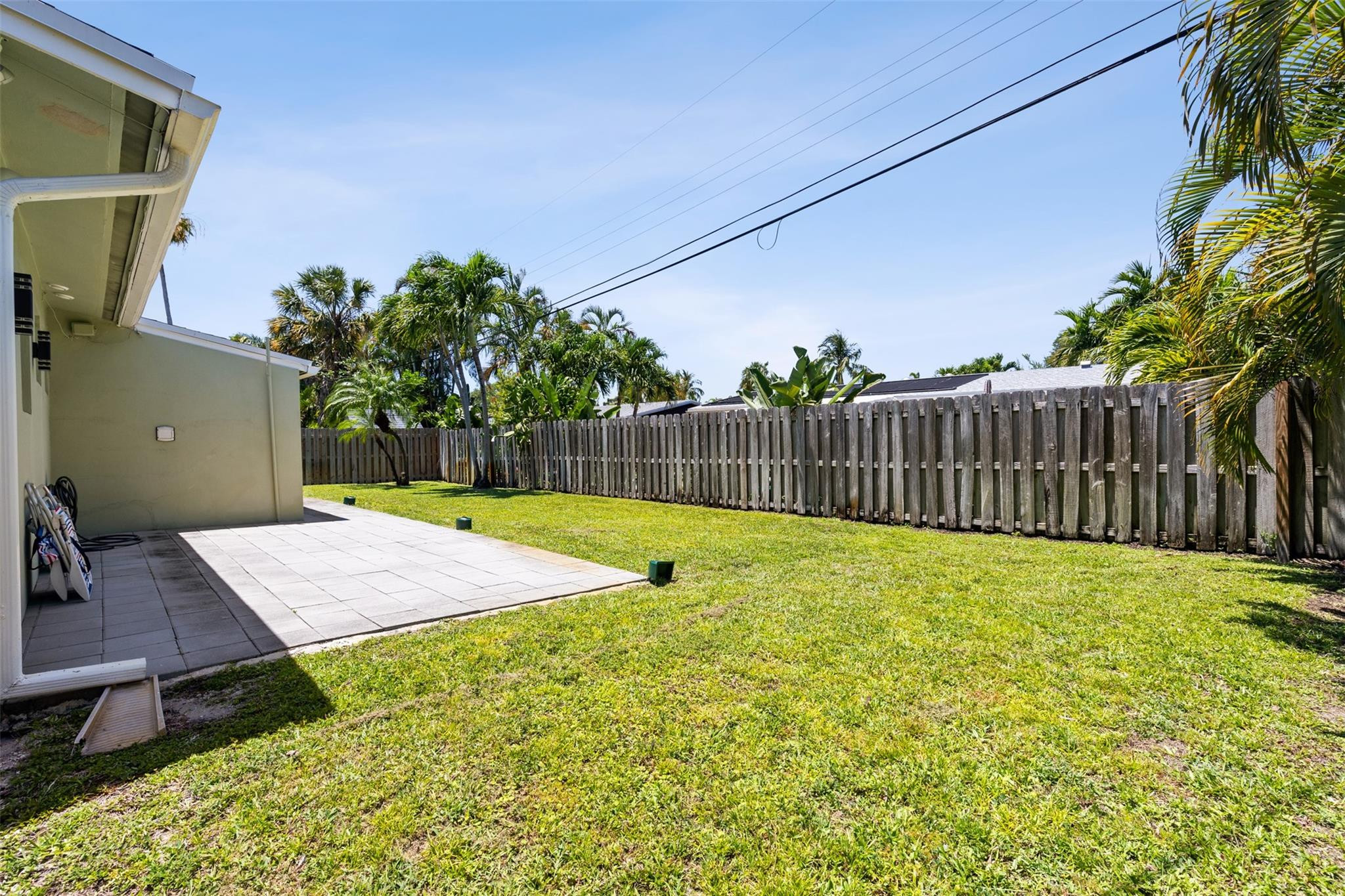 409 NE 27th Dr