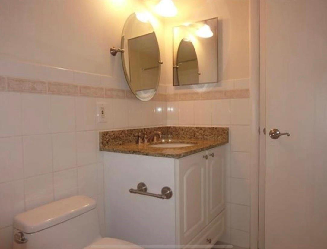 2124 NE 5th Ave 205