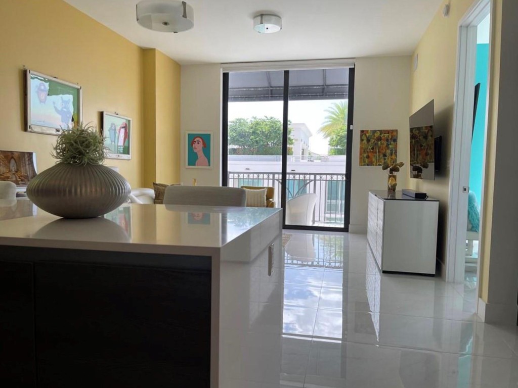 301 Altara Ave UPH1007