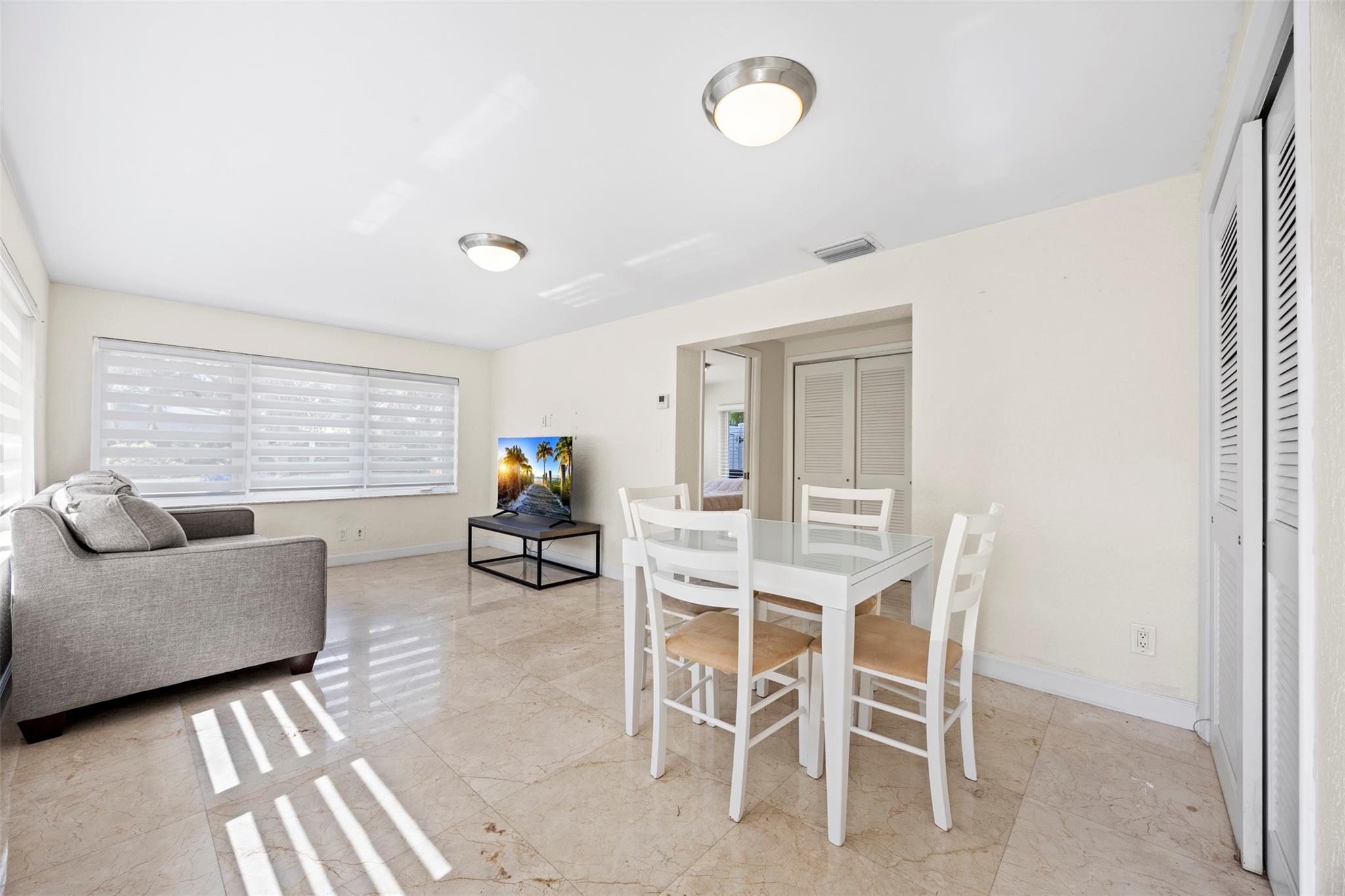 1719 Poinsettia Dr