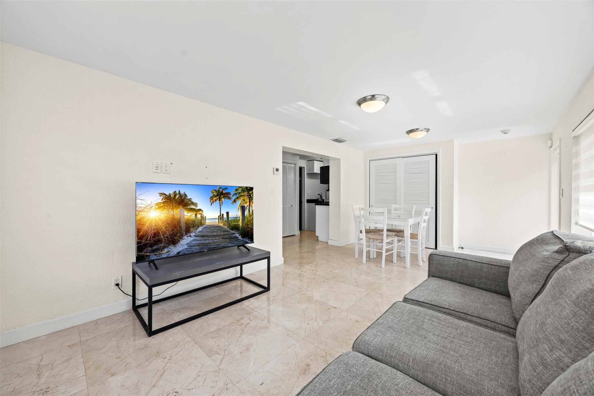 1719 Poinsettia Dr