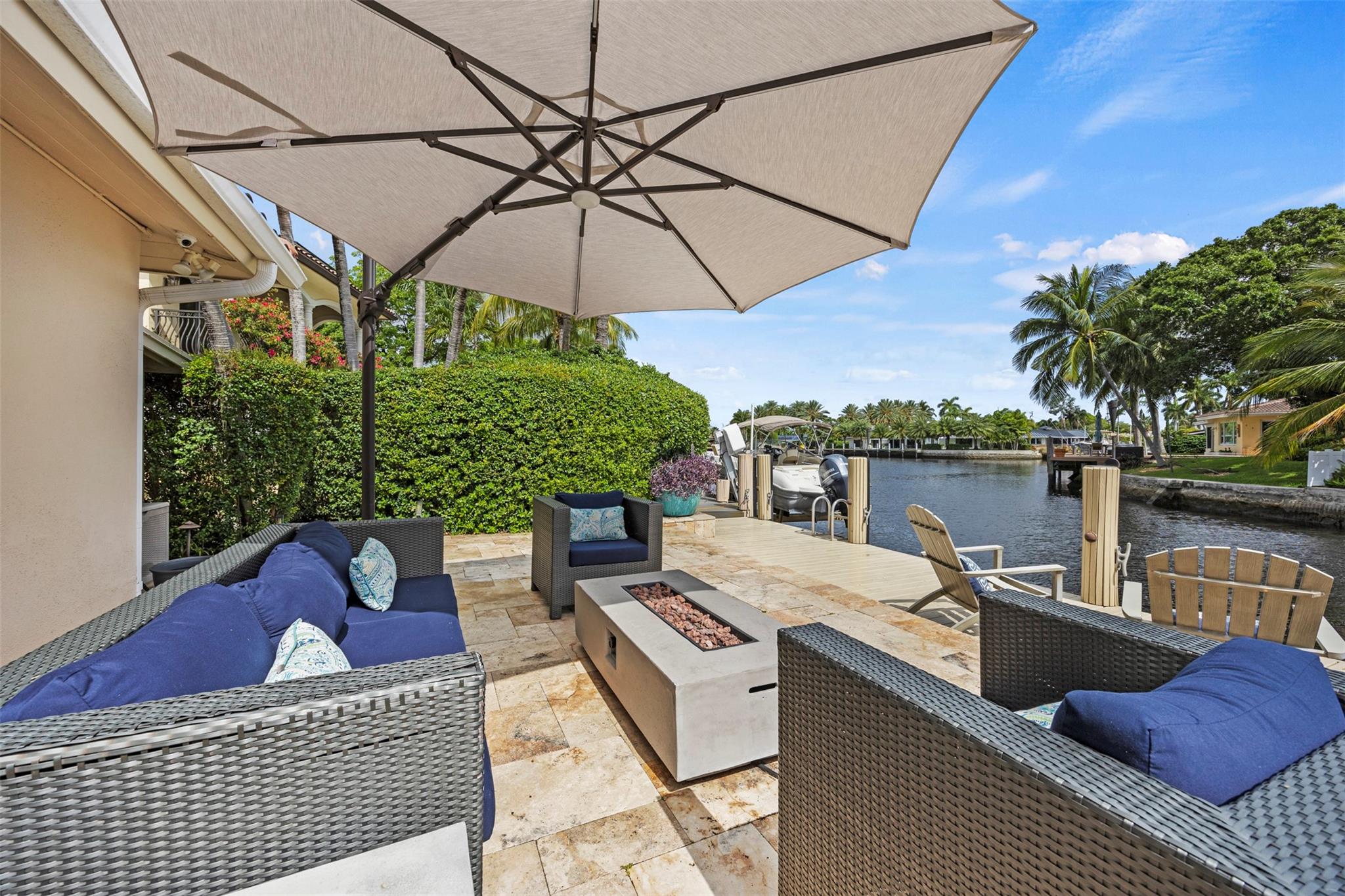 1719 Poinsettia Dr