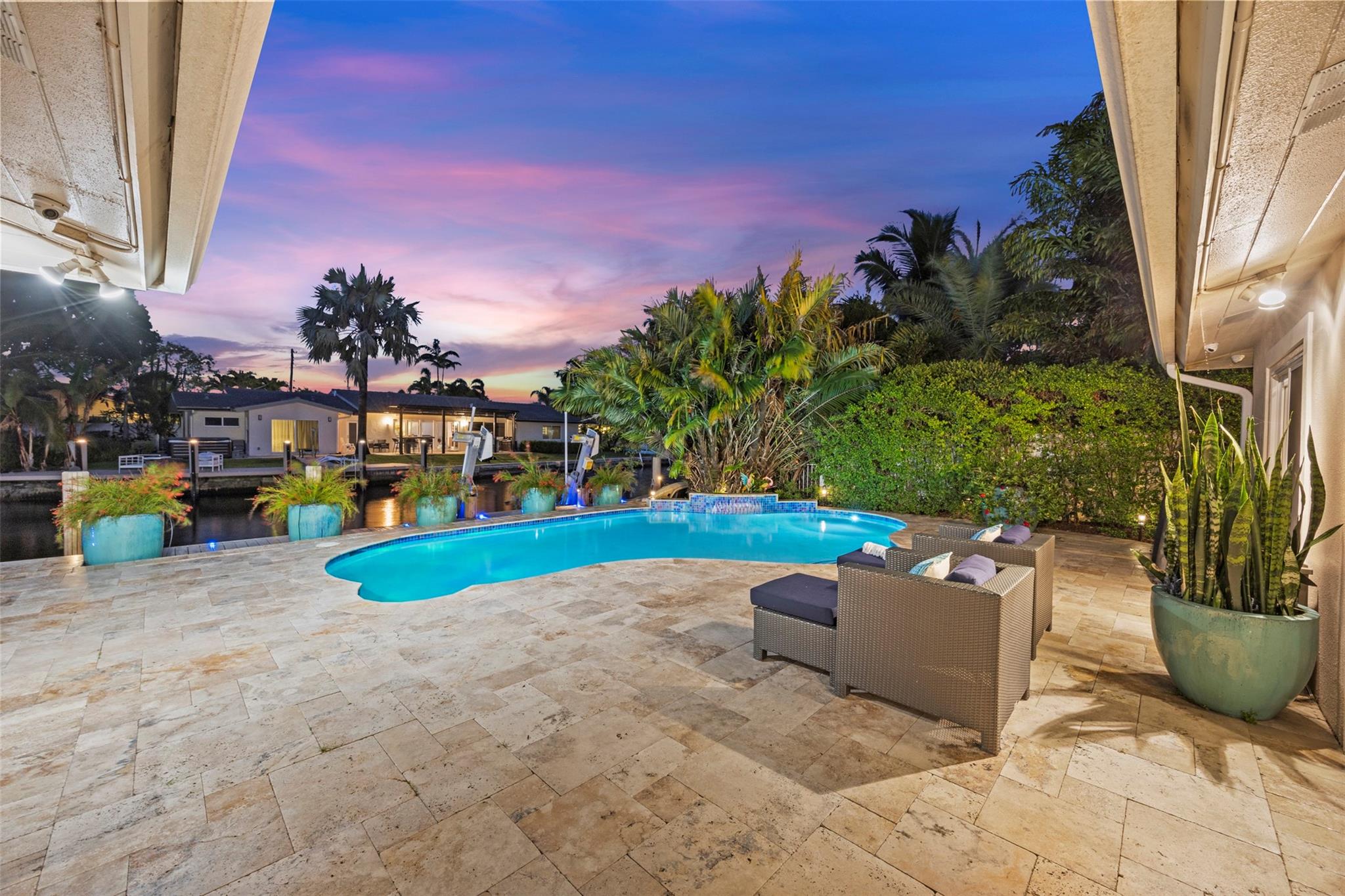 1719 Poinsettia Dr