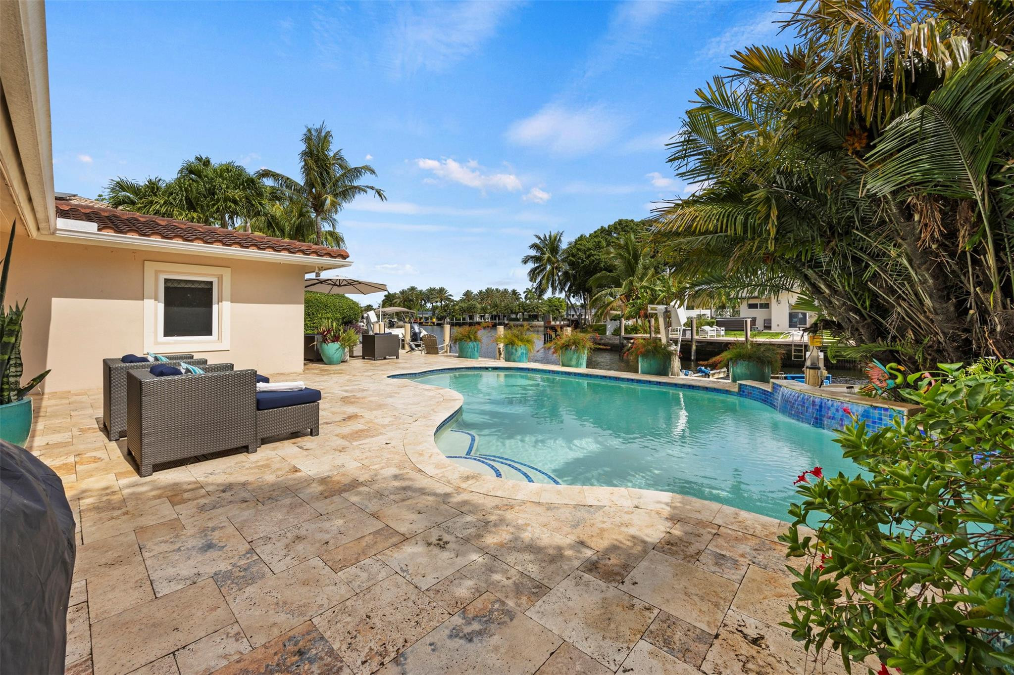 1719 Poinsettia Dr