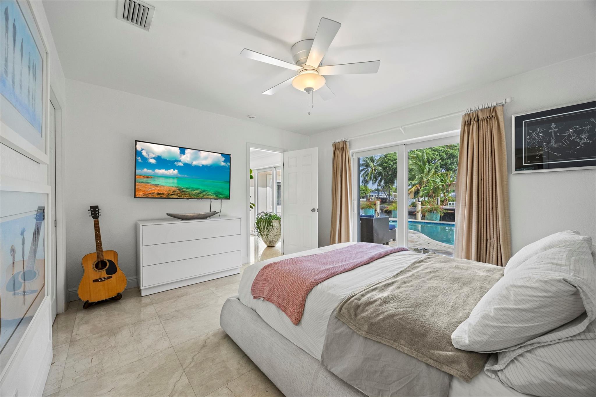 1719 Poinsettia Dr