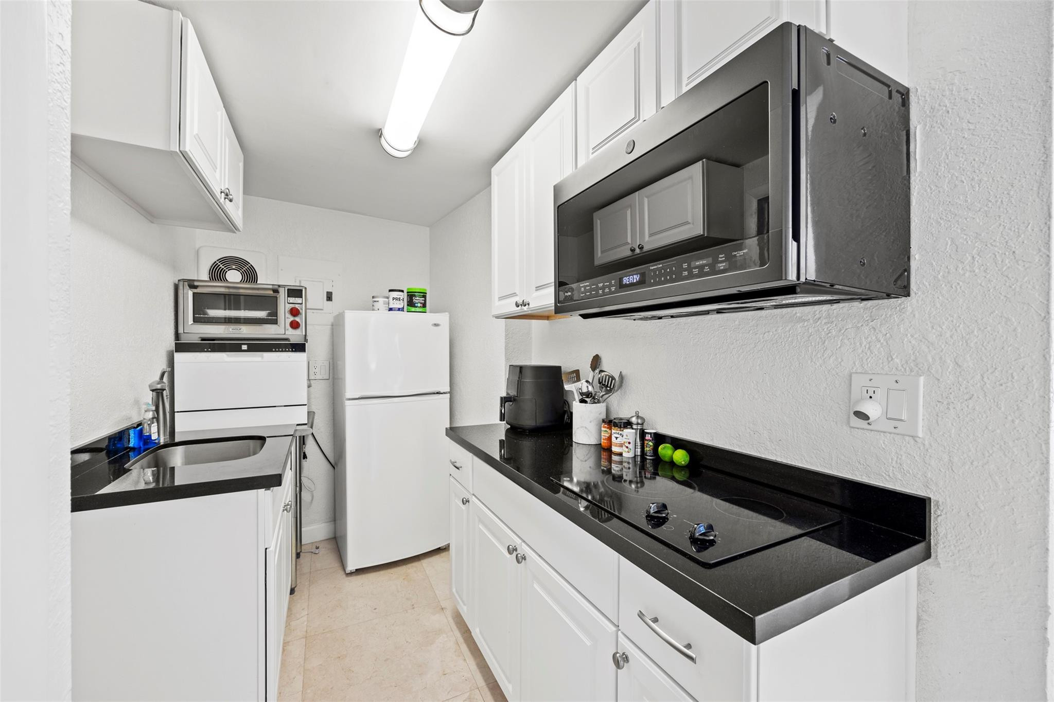 1719 Poinsettia Dr
