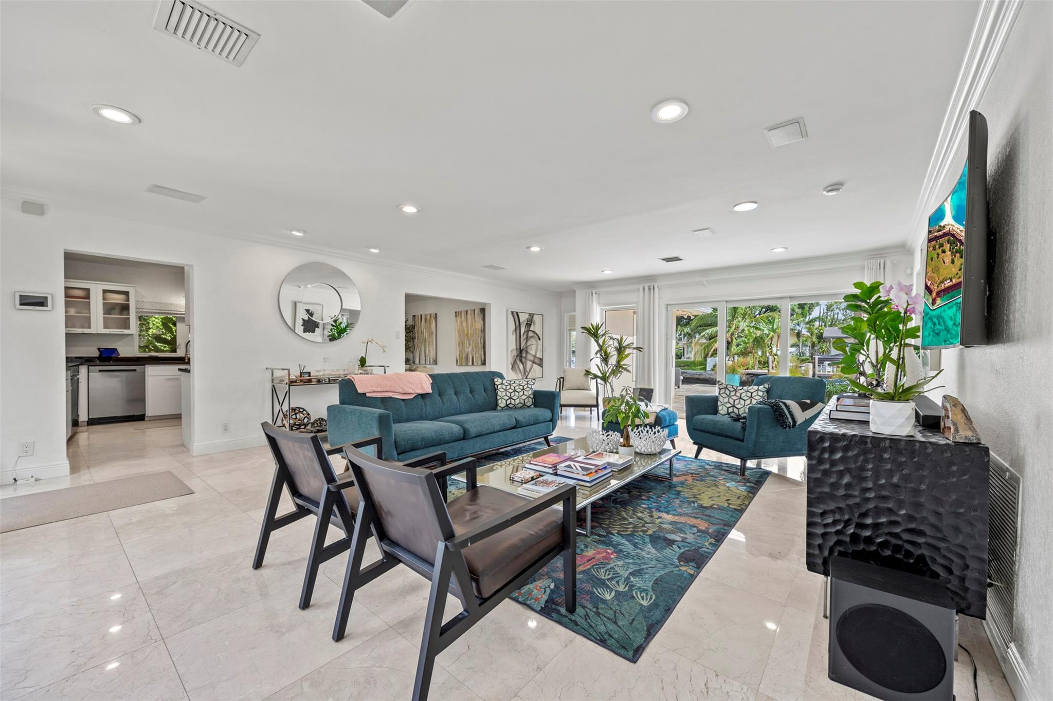 1719 Poinsettia Dr