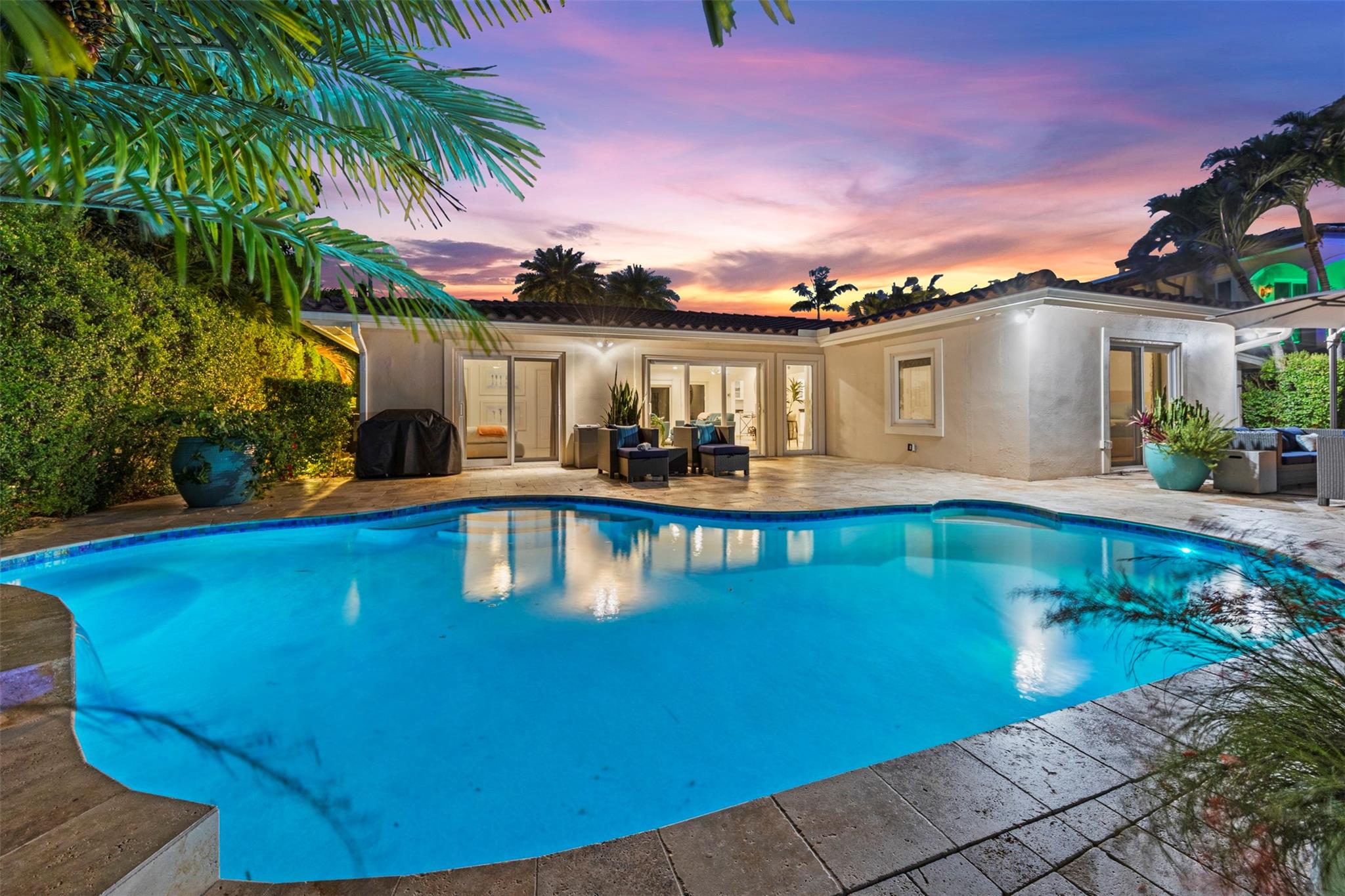 1719 Poinsettia Dr