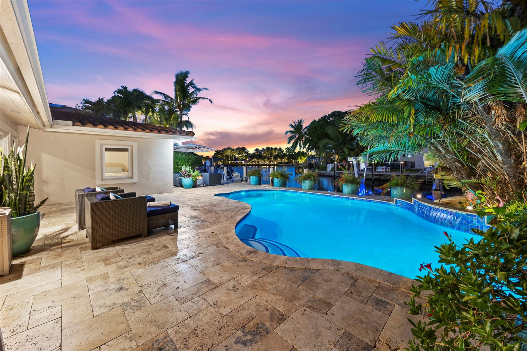 1719 Poinsettia Dr