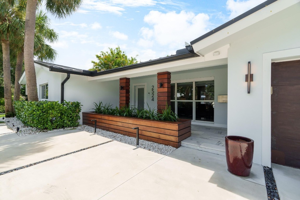 2524 NE 37th Dr