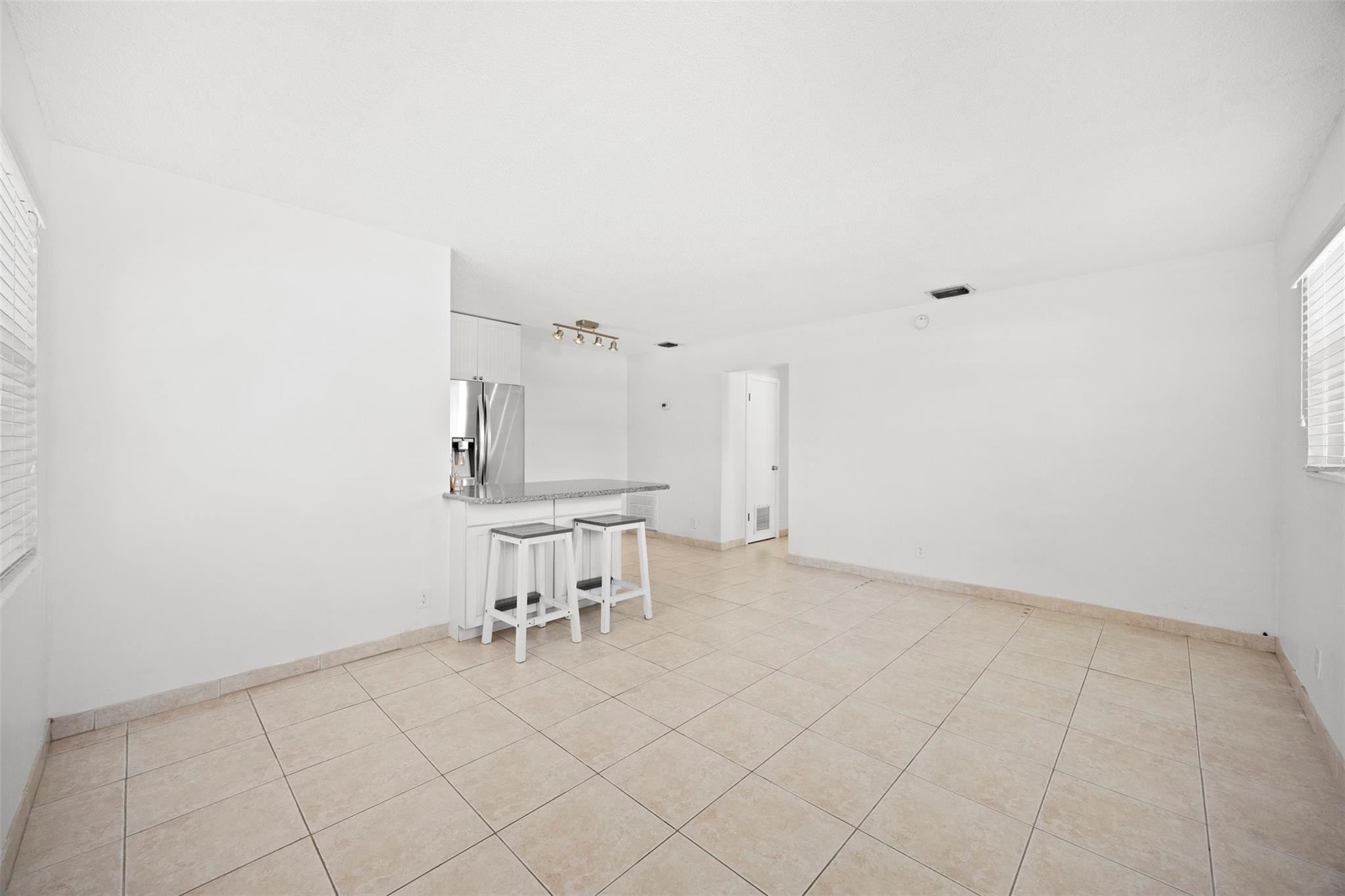 2131 N Ocean Blvd 17