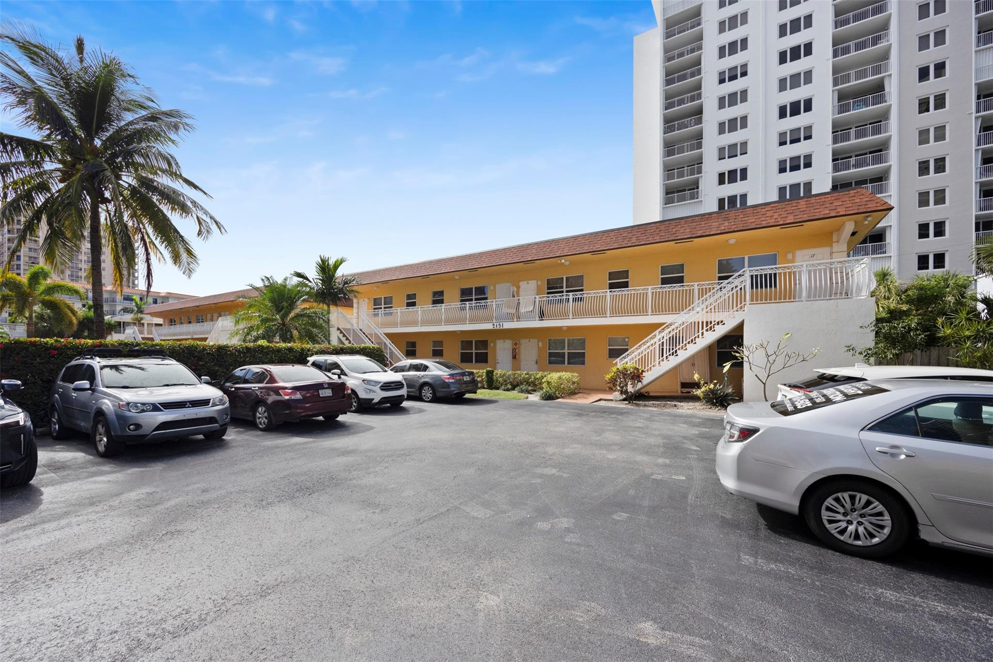 2131 N Ocean Blvd 17