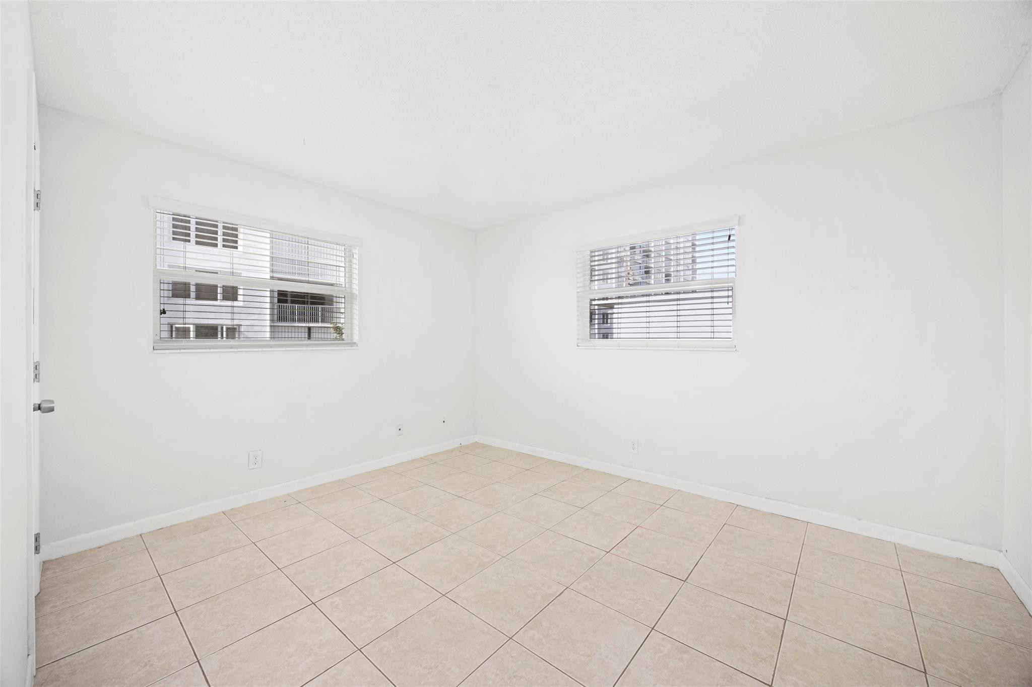 2131 N Ocean Blvd 17