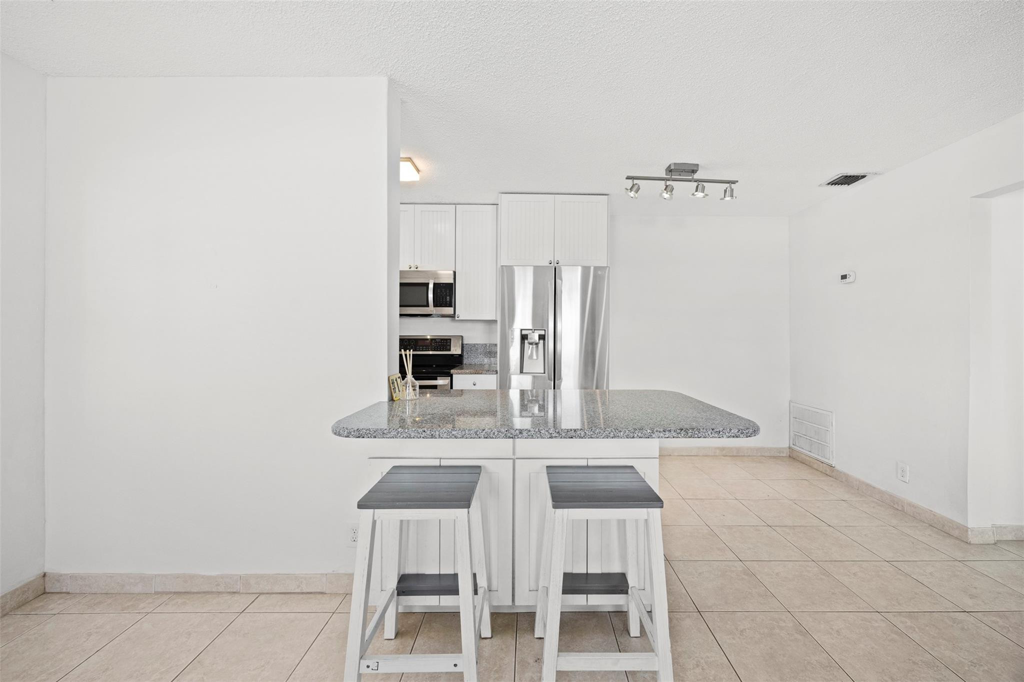 2131 N Ocean Blvd 17