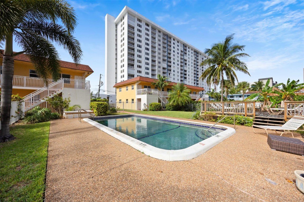 2131 N Ocean Blvd 17