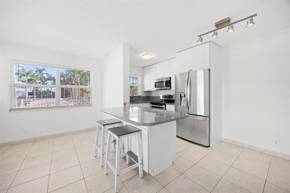 2131 N Ocean Blvd 17