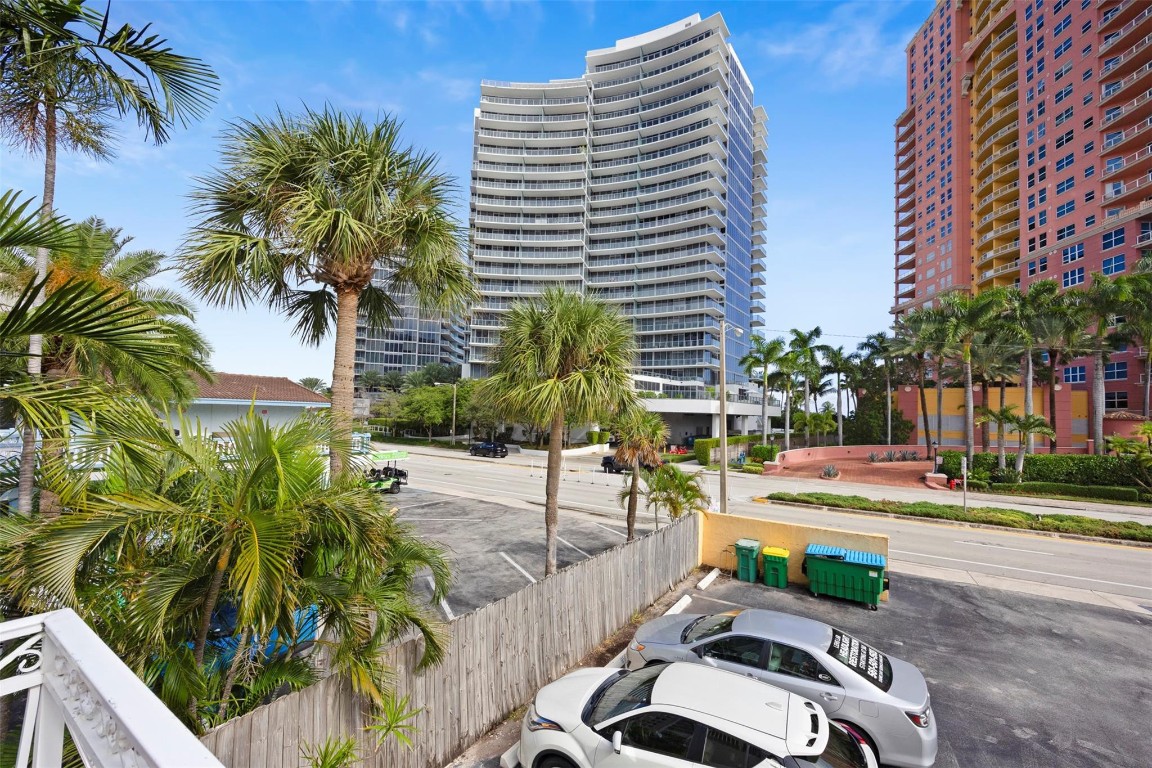 2131 N Ocean Blvd 17