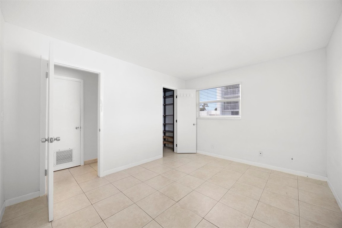 2131 N Ocean Blvd 17