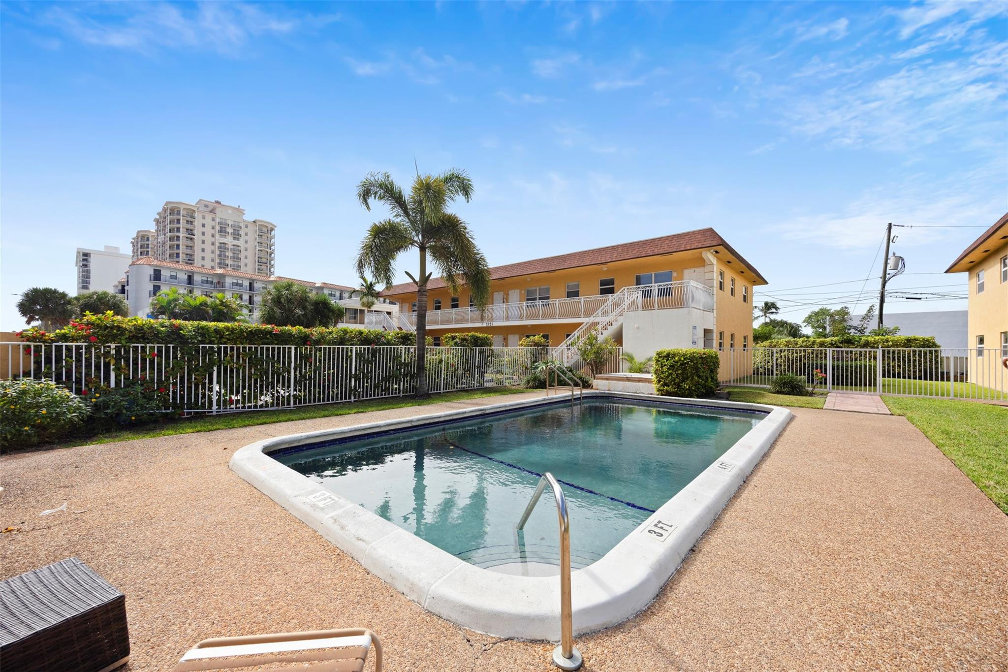 2131 N Ocean Blvd 17