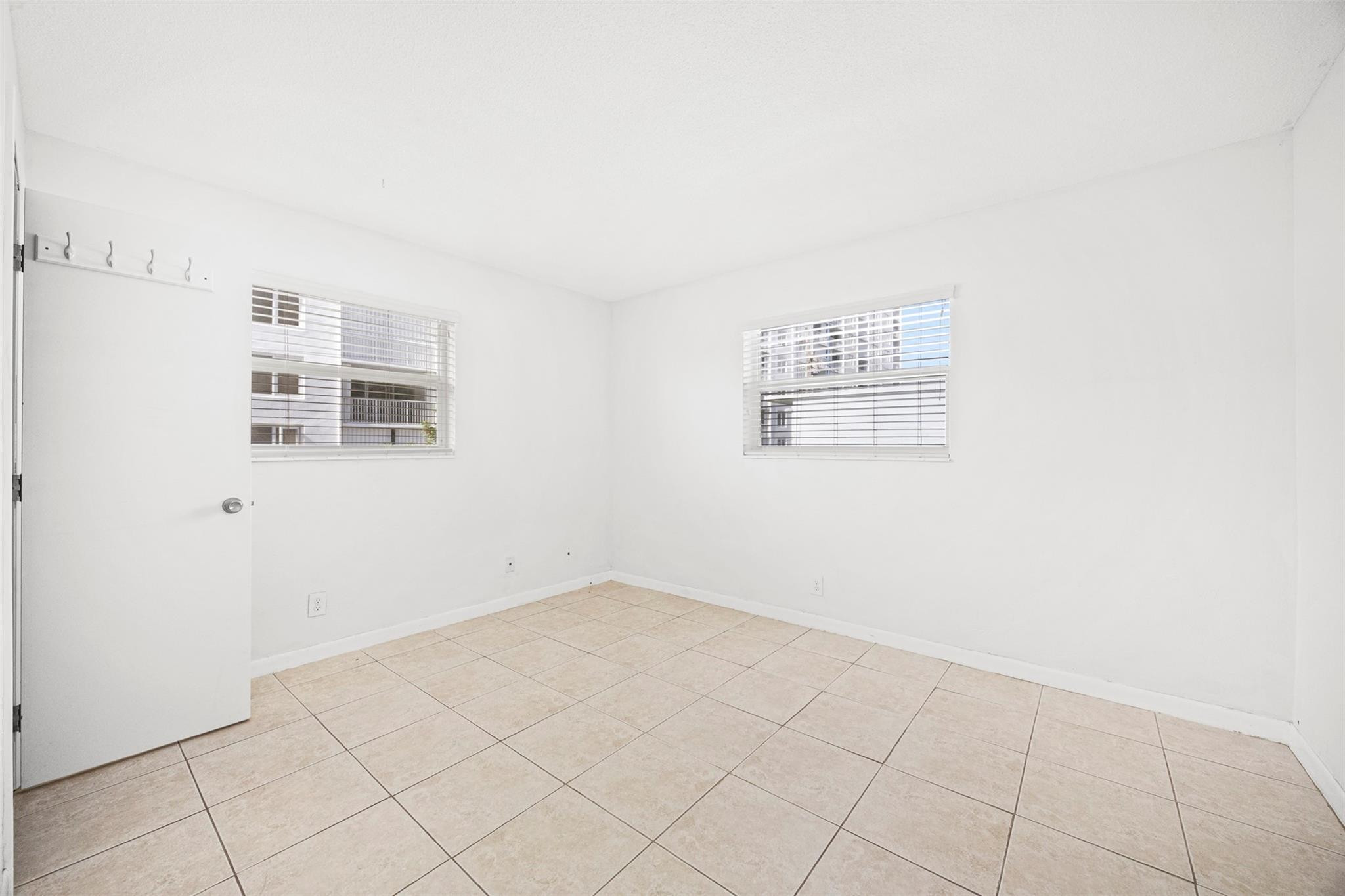 2131 N Ocean Blvd 17