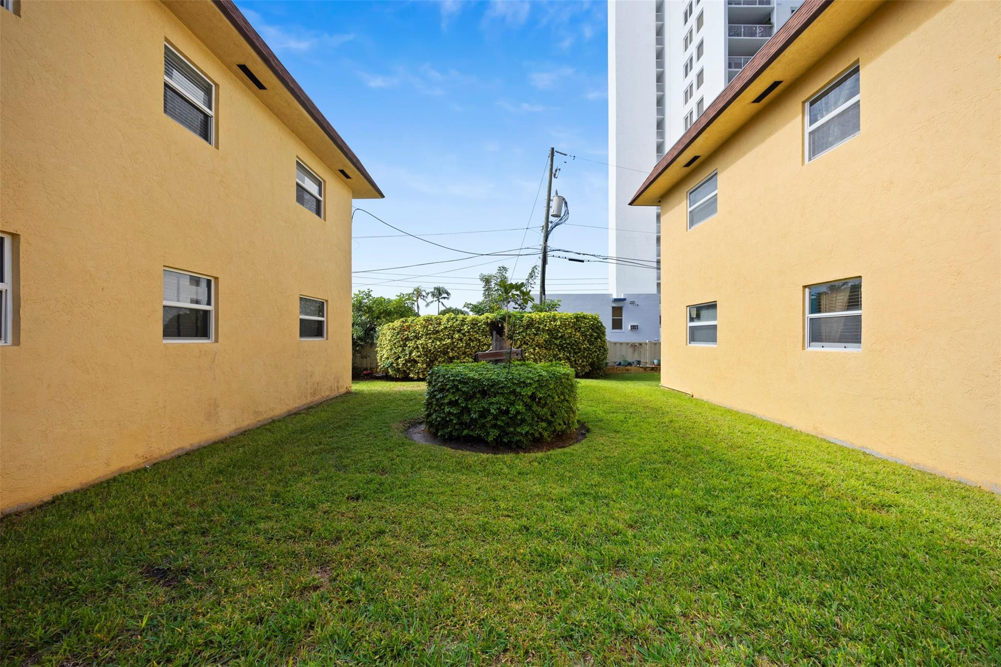 2131 N Ocean Blvd 17