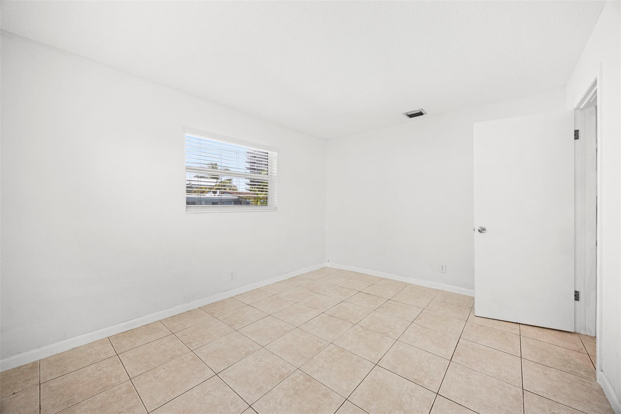 2131 N Ocean Blvd 17