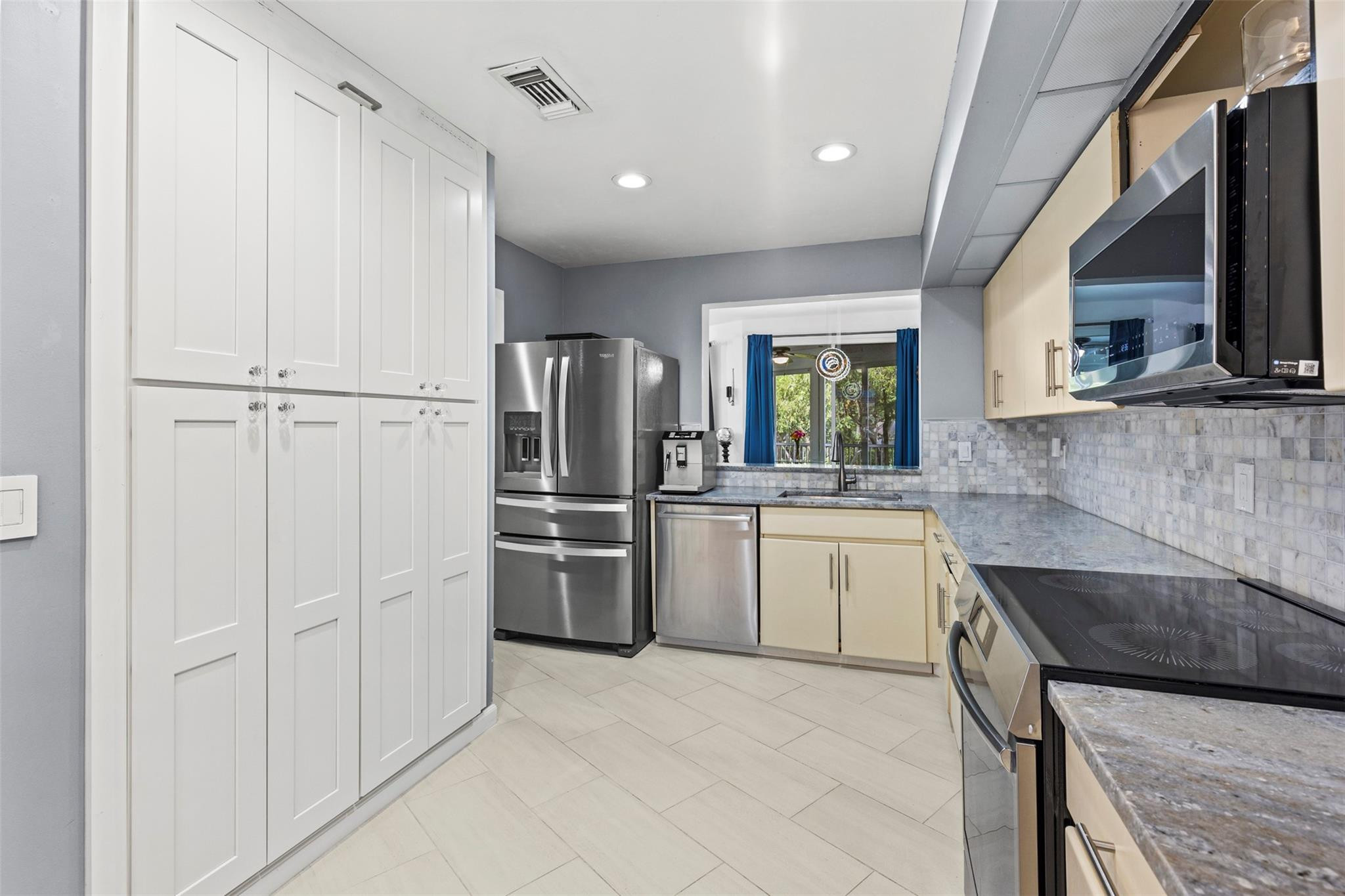 4128 W Palm Aire Dr 282A