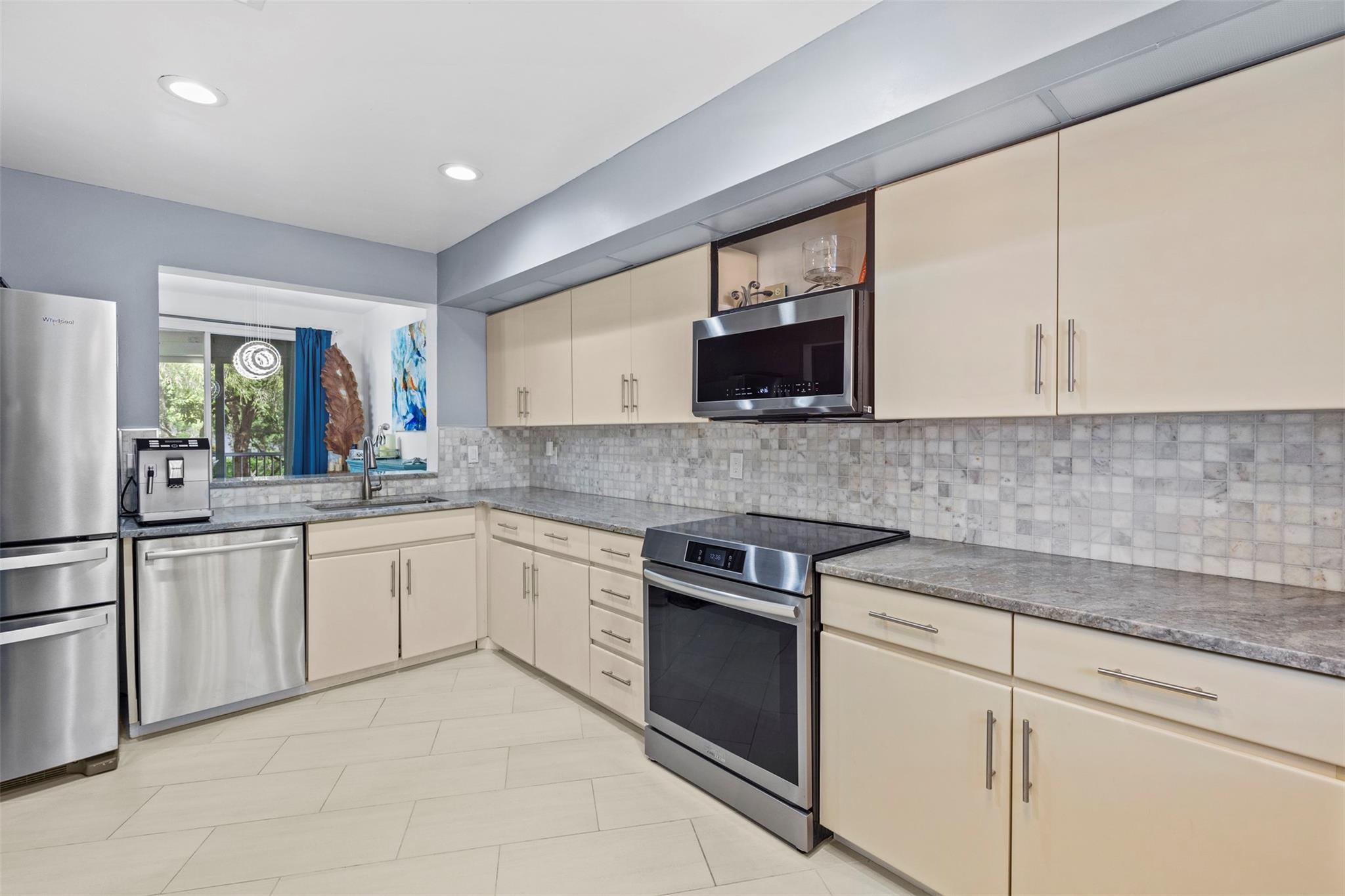 4128 W Palm Aire Dr 282A