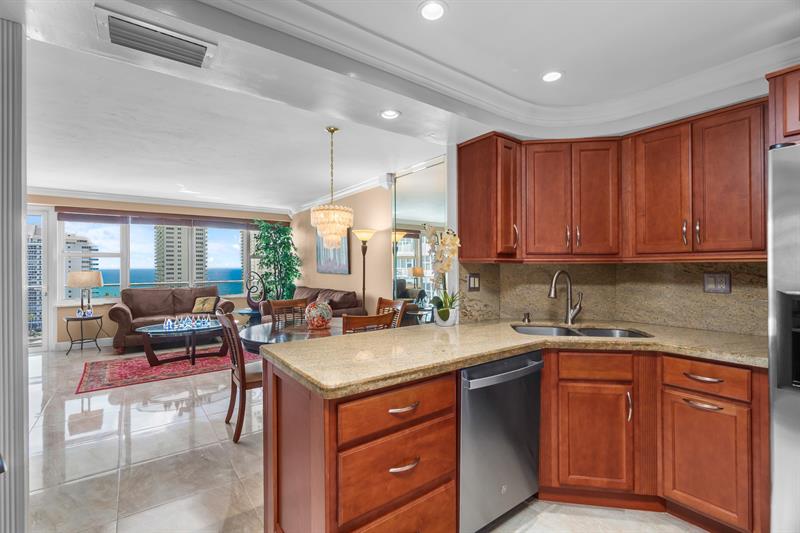 3333 NE 34th St 1214