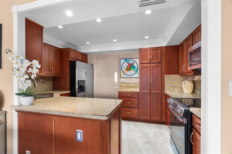 3333 NE 34th St 1214