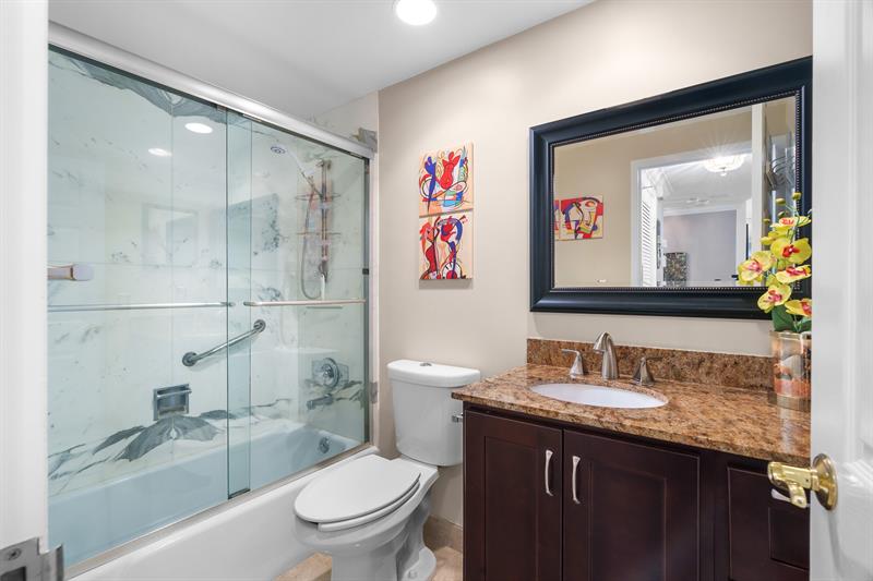 3333 NE 34th St 1214