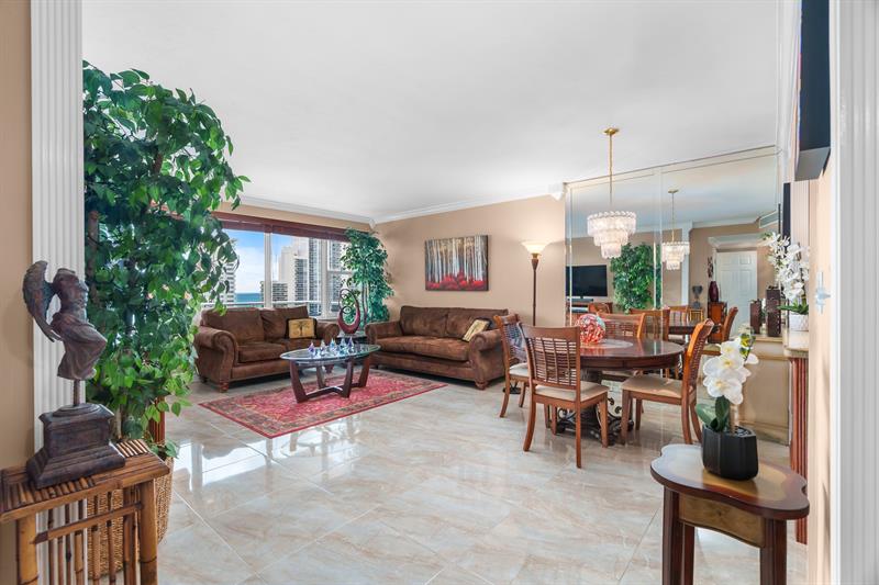 3333 NE 34th St 1214