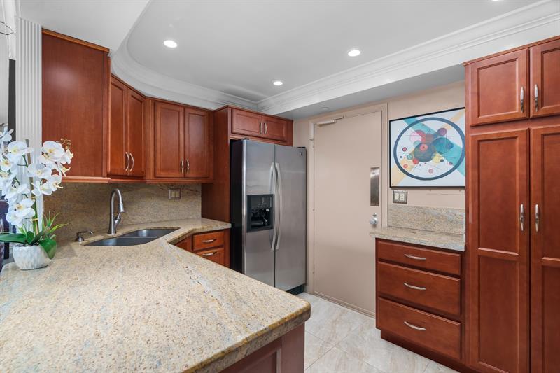 3333 NE 34th St 1214