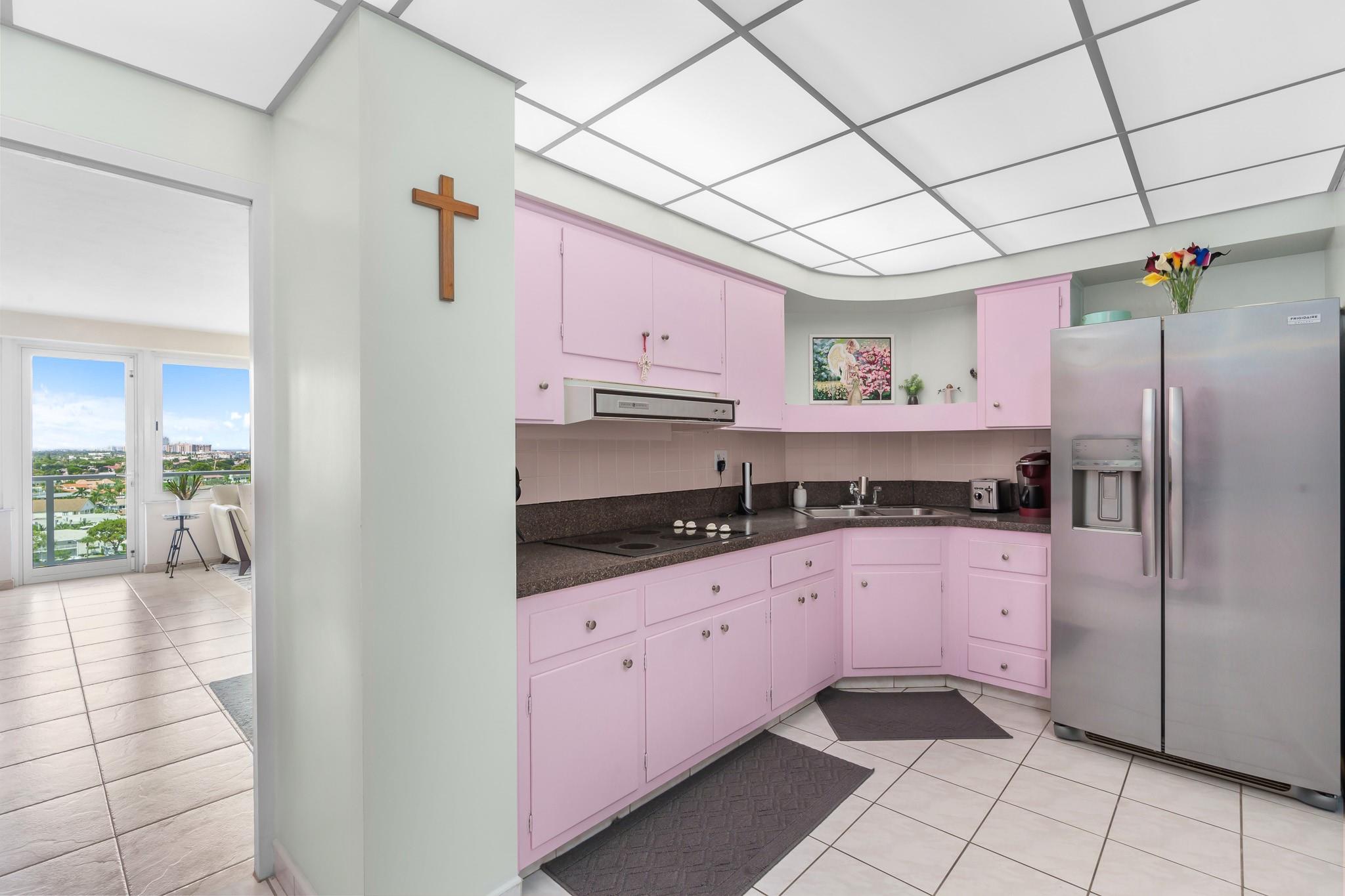 3233 NE 34th St 1207